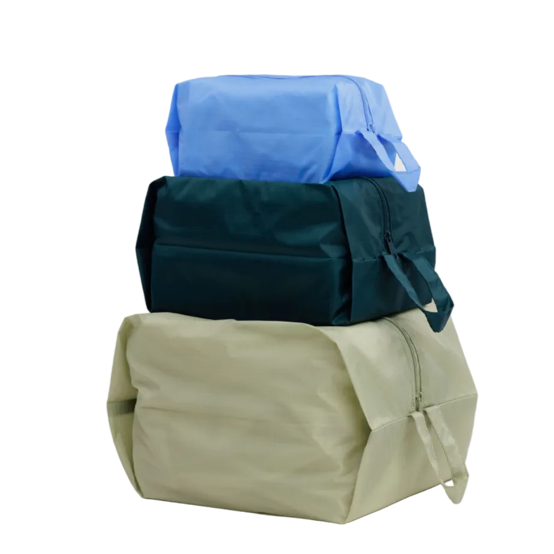 Die beliebten Baggu Pouches 3D in drei verschiedenen Farben,