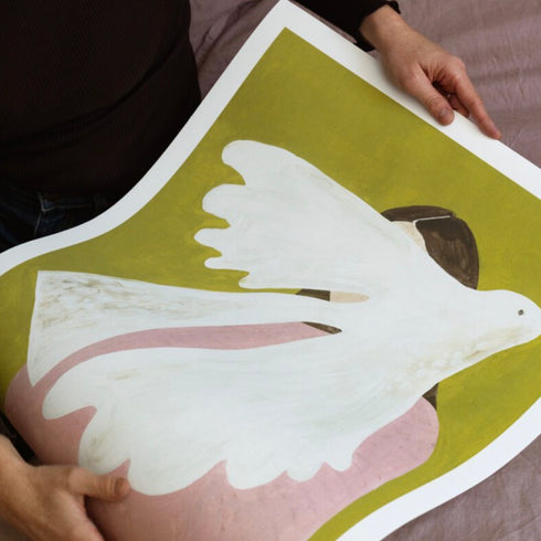 Gerahmter Kunstdruck Bird & Woman | 30x40cm