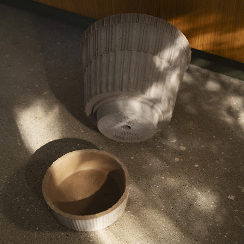 Blumentopf Atlas | grau