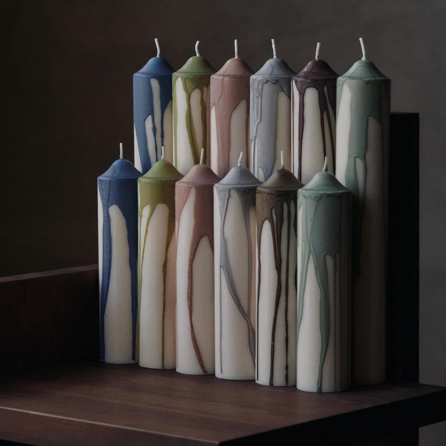 Dryp Pillar Candle small | warm grey