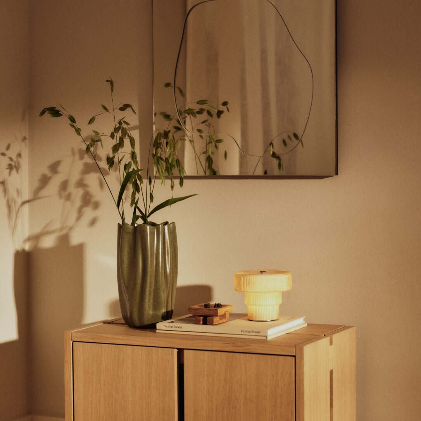 Nium Vase dark sage | H 23cm