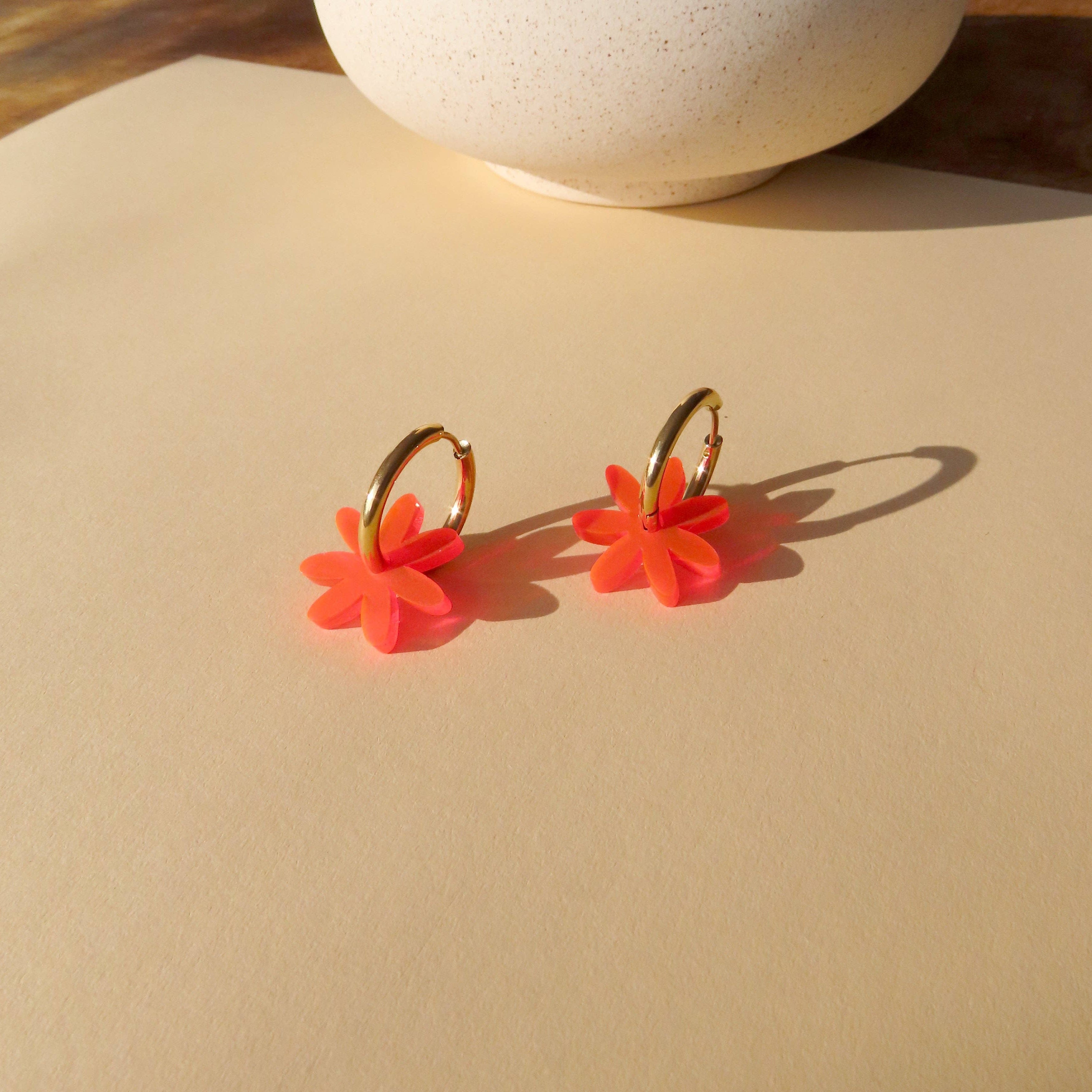 Boucles d'oreilles créoles | marguerite fluo