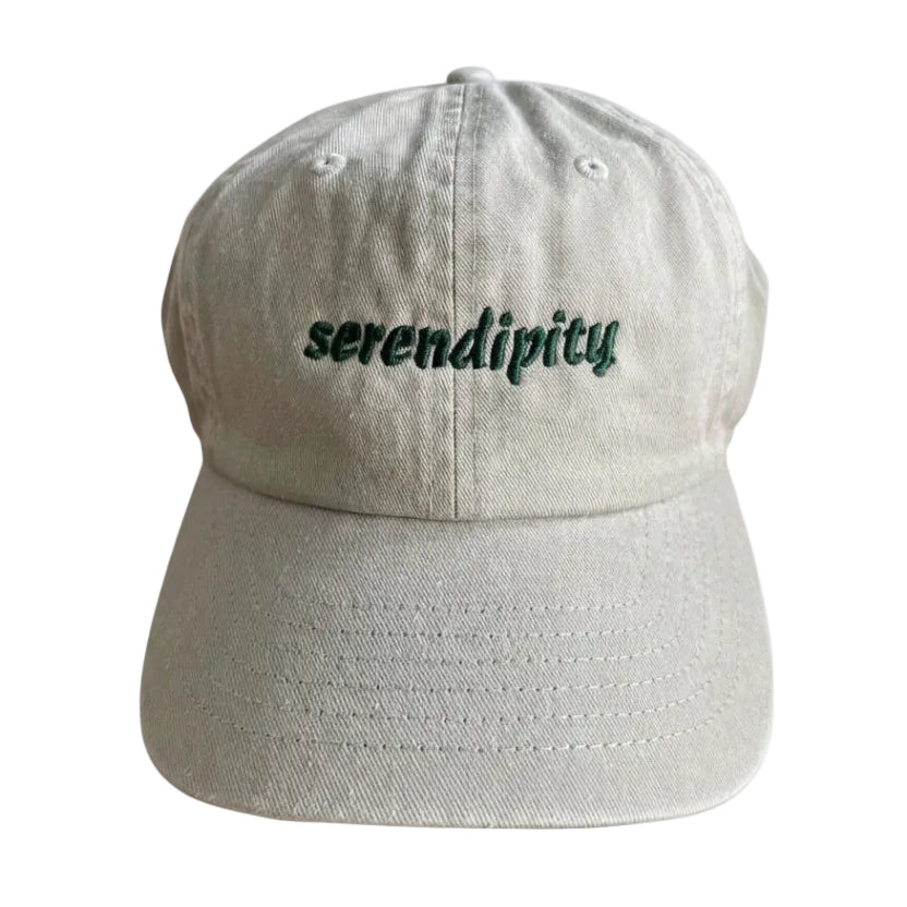 Baseballcap serendipity | sand