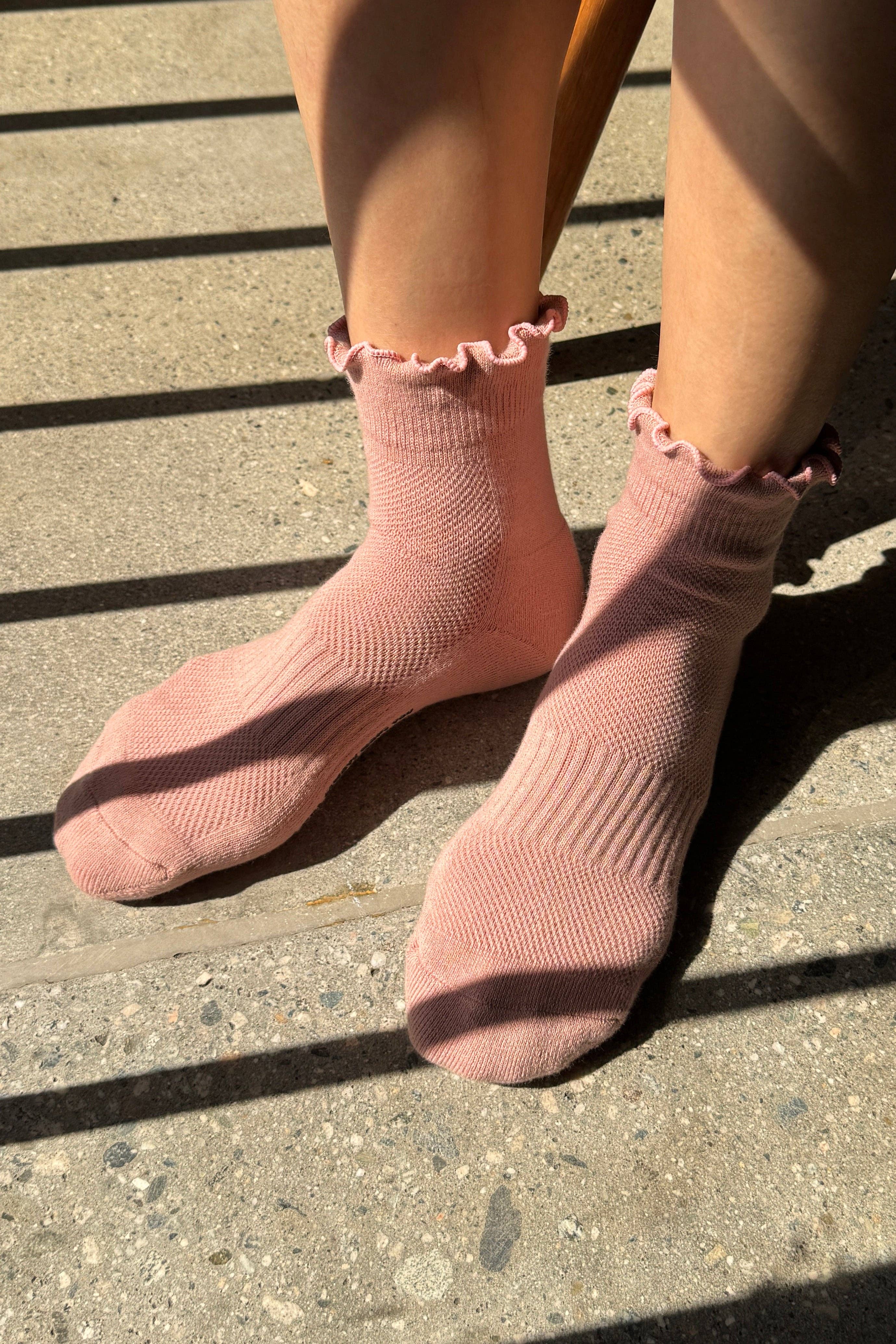 Rüschen-Hugger-Crew-Socken (Großhandel): HT. GREY / RED