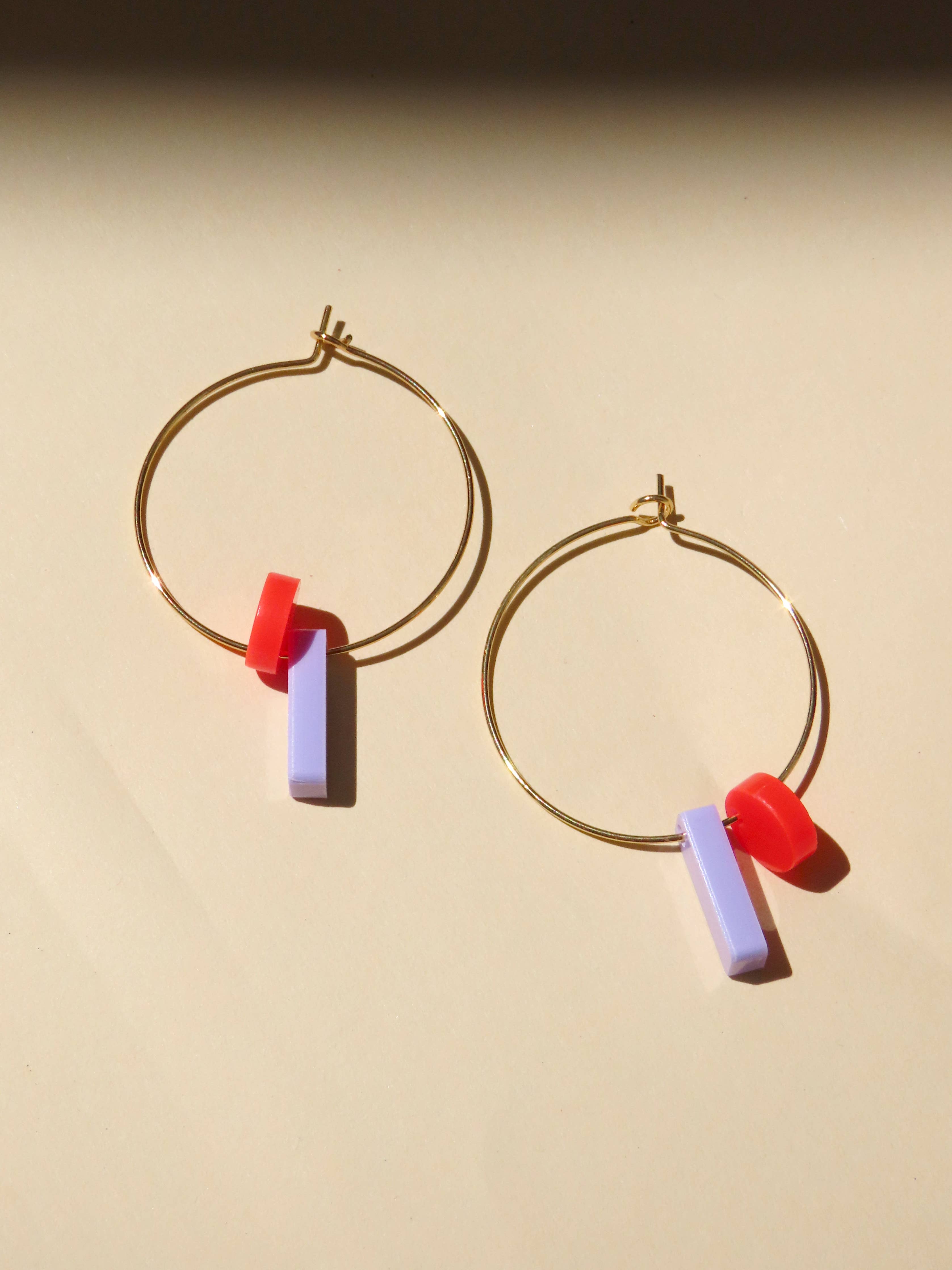 Boucles d'oreilles | Points + Bâtons lilas + rouge