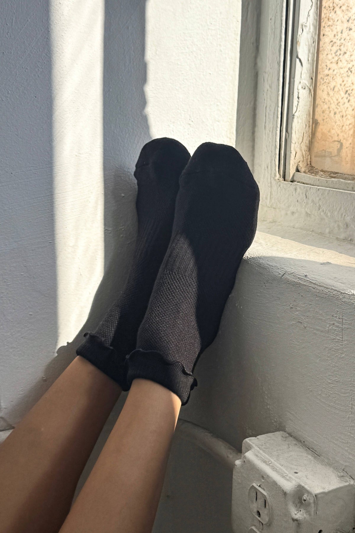 Rüschen-Hugger-Crew-Socken (Großhandel): HT. GREY / RED