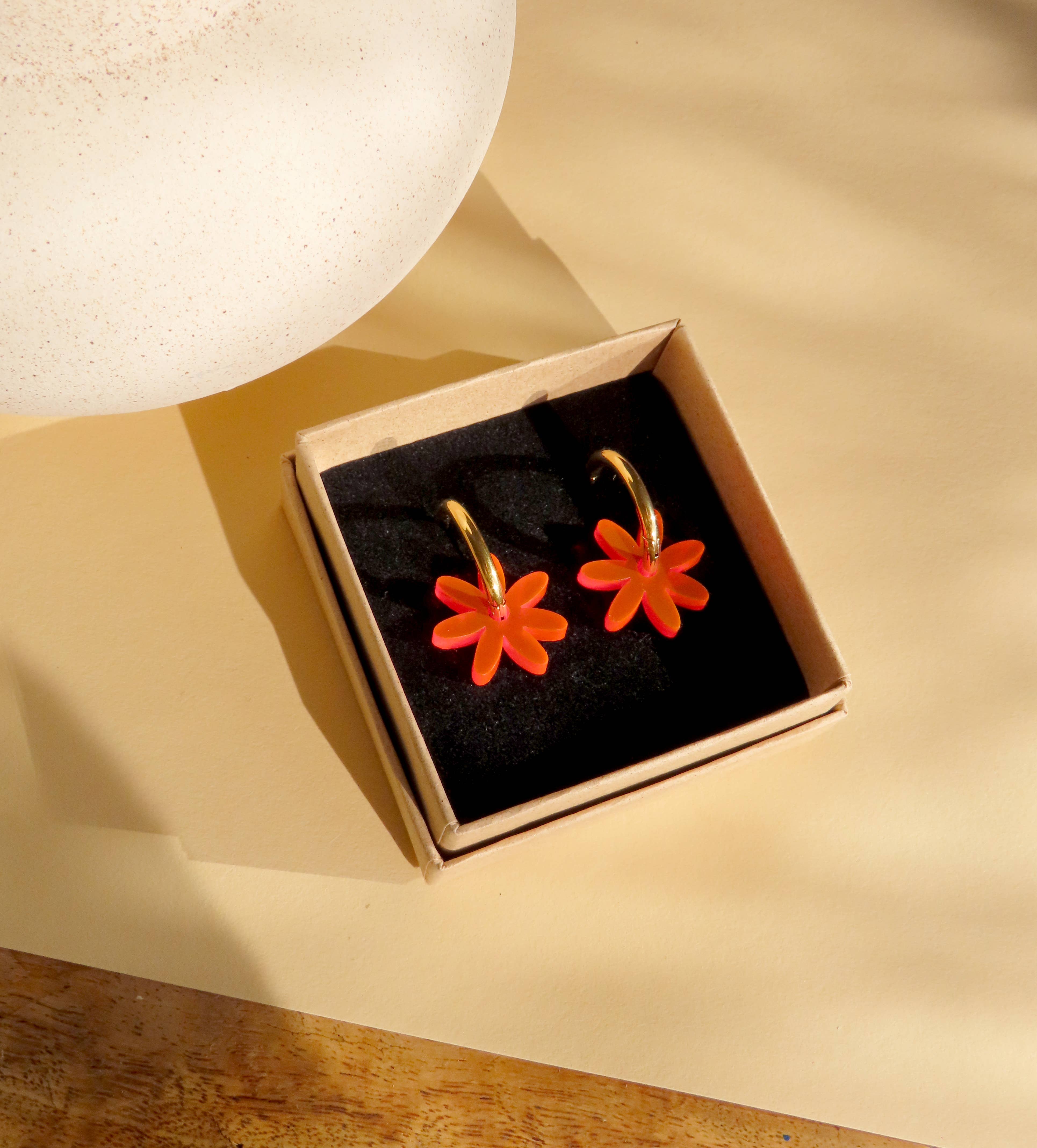 Boucles d'oreilles créoles | marguerite fluo