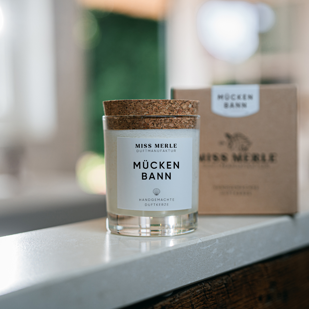 Die Kerze besteht aus 100% Eco Sojawachs mit rein natürlichen ätherischen Ölen und ist vegan.