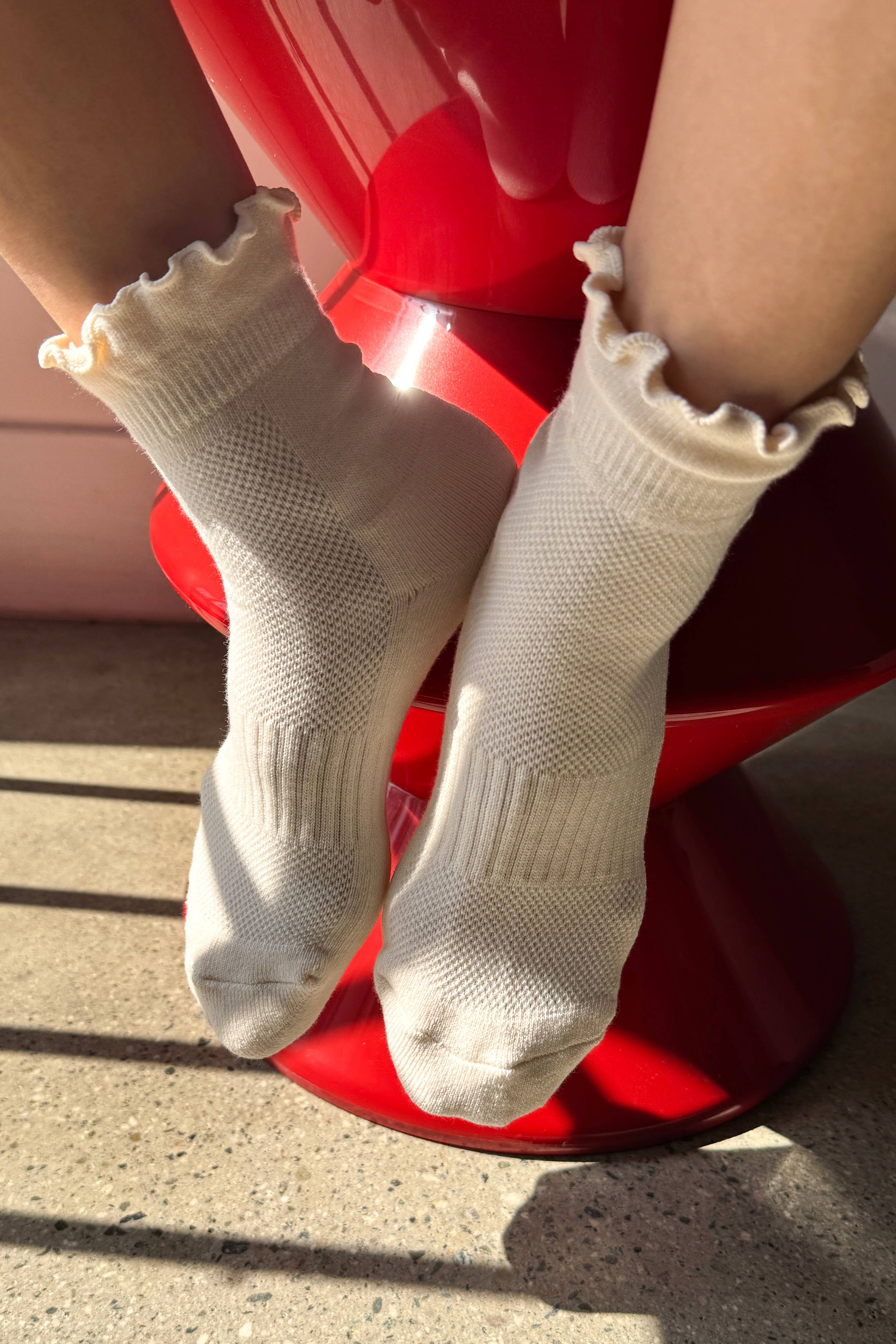 Rüschen-Hugger-Crew-Socken (Großhandel): HT. GREY / RED