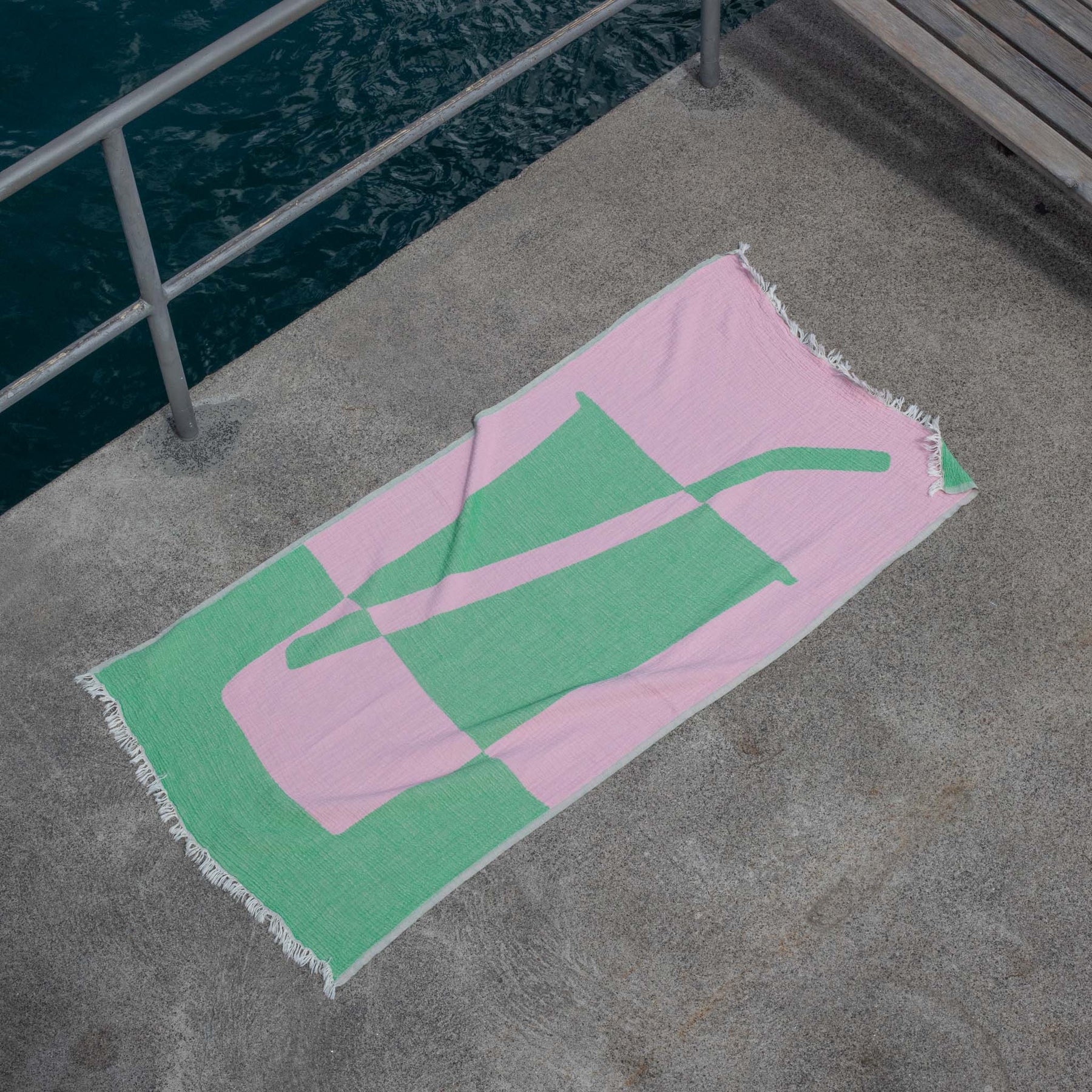 Badtüechli 90x160cm | strawberry matcha