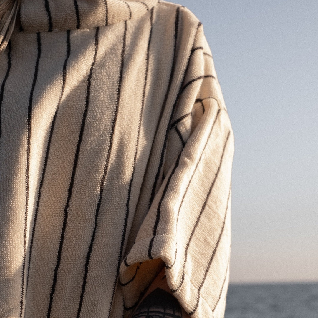 Poncho de bain NARAM crème et encre | 2 tailles