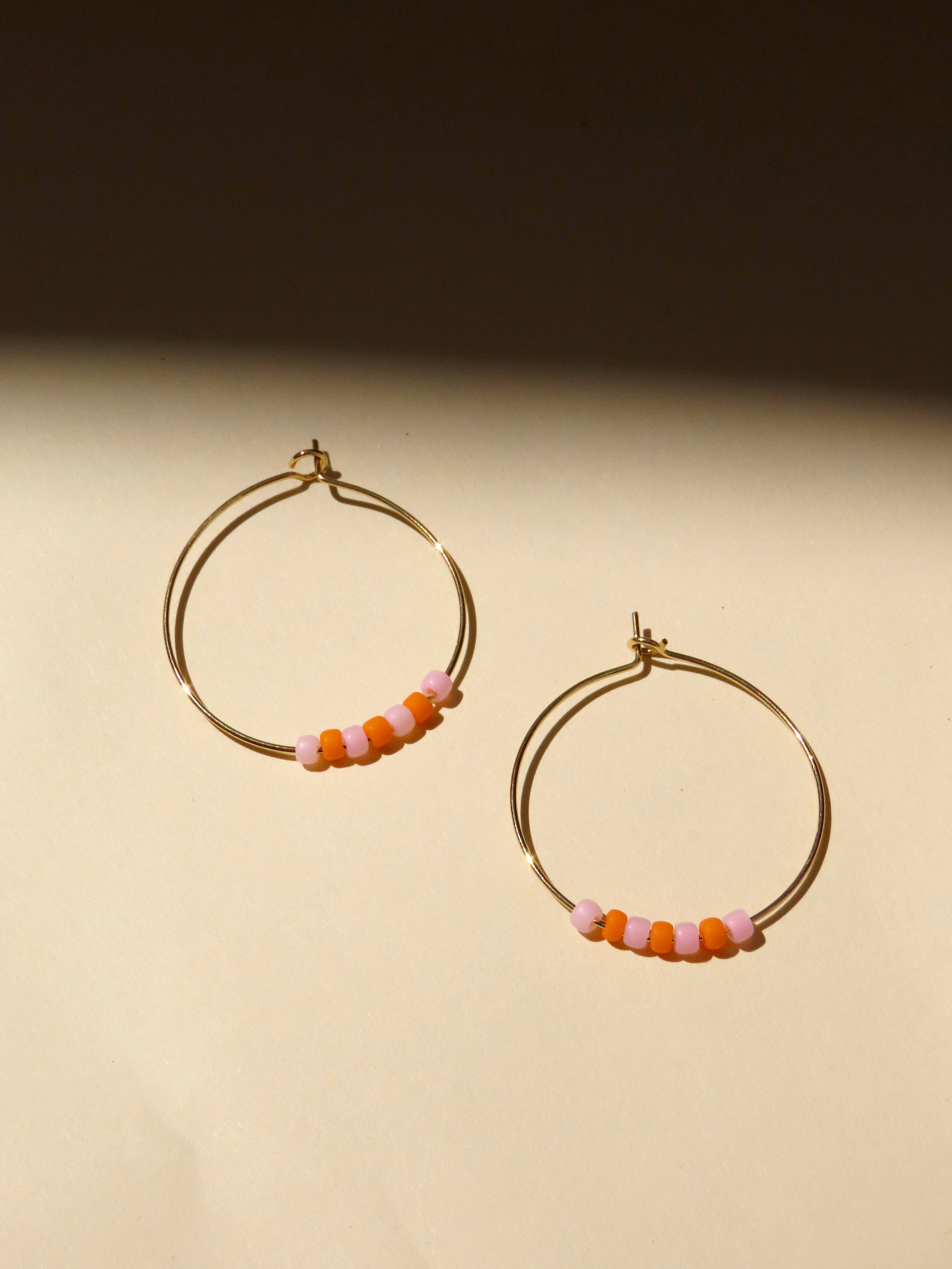 Boucles d'oreilles créoles | Perles Toho rose + orange