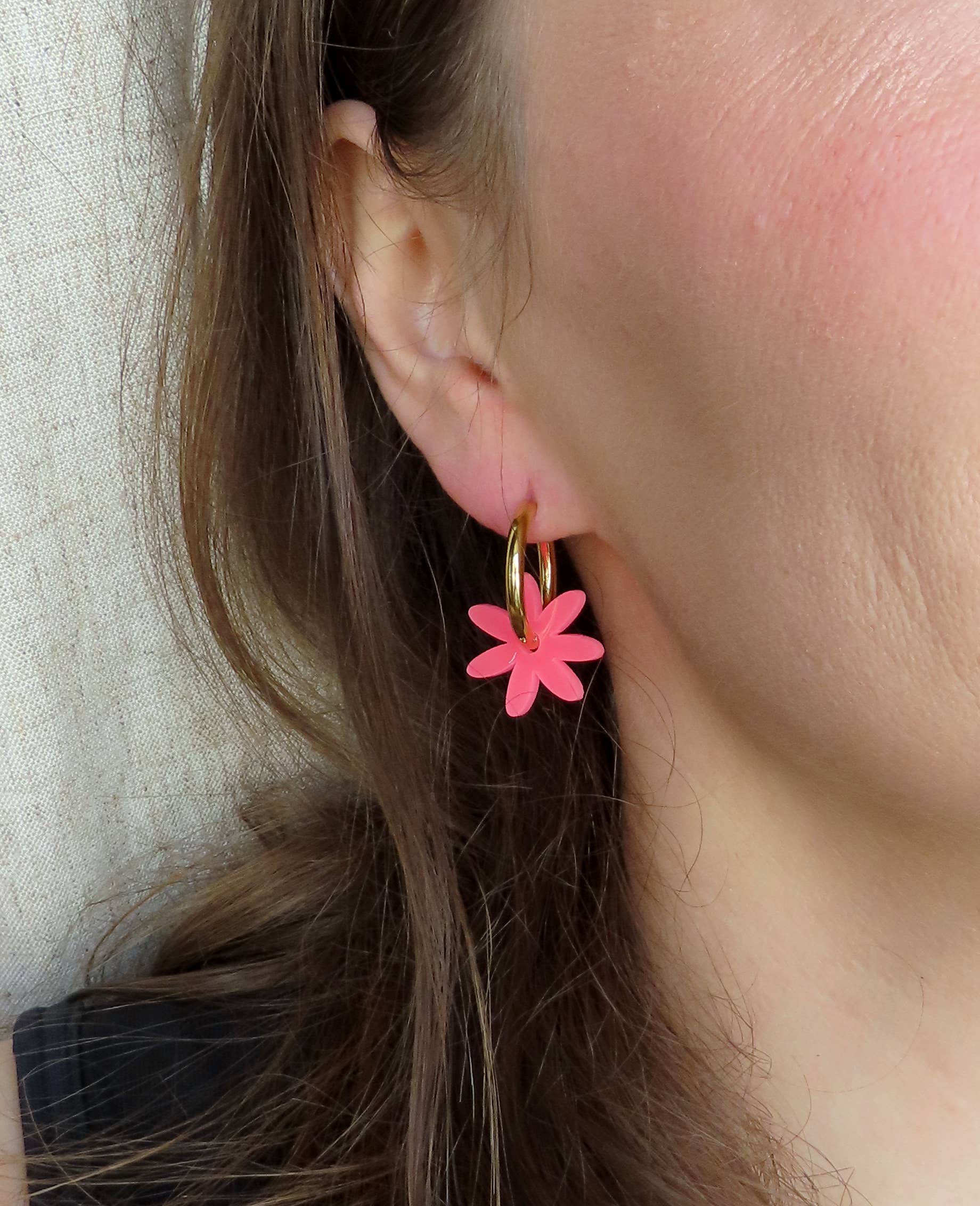 Boucles d'oreilles créoles | marguerite fluo