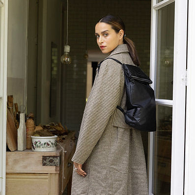 Feel Good Backpack Pinot Noir | black