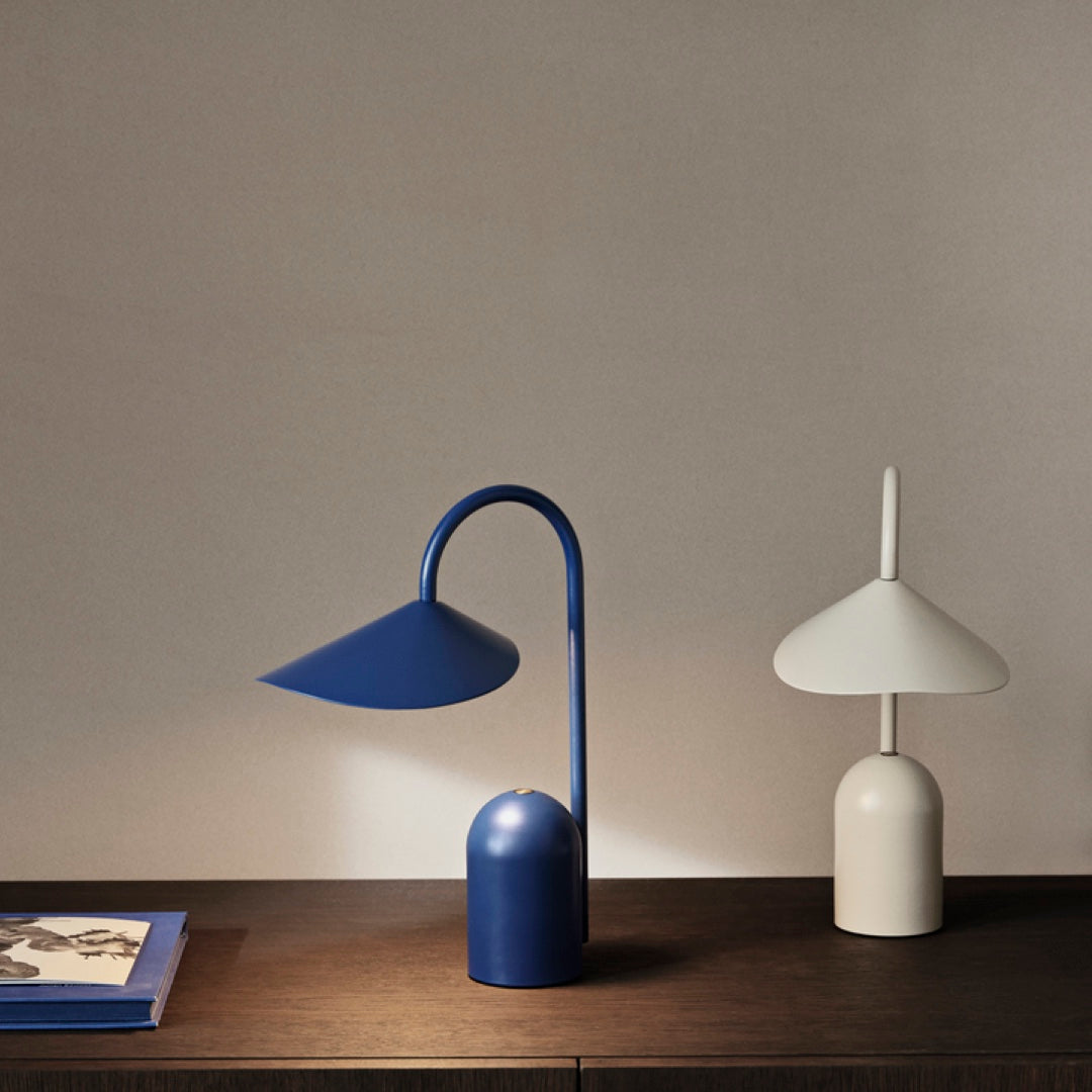 Lampe LED Arum | bleu vif