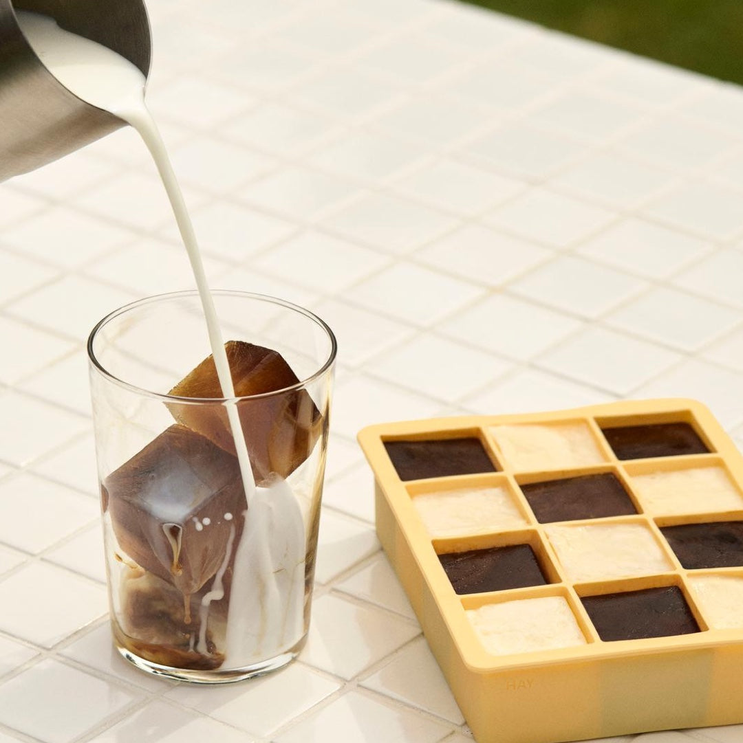 Ice cube tray (12 cubes) | soft yellow