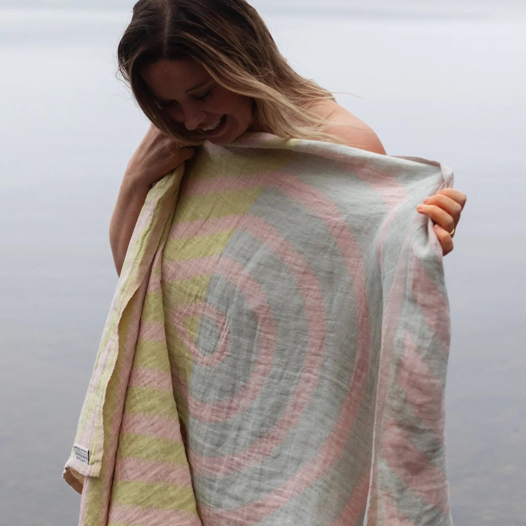 Drap de plage Metsälampi | rose-gris-citron vert