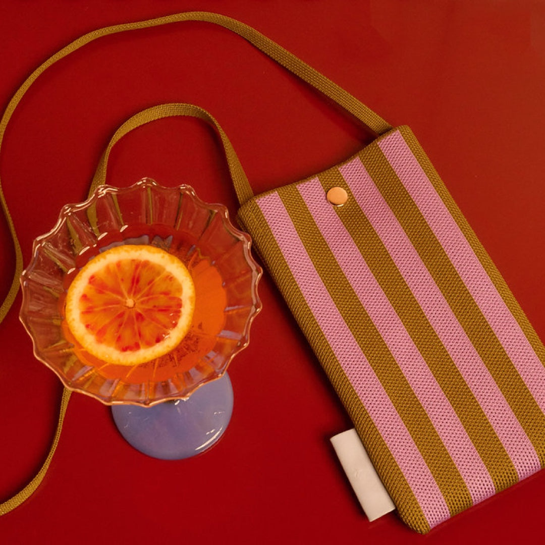 Housse de téléphone tricotée à rayures | lilas crépuscule & vert costa