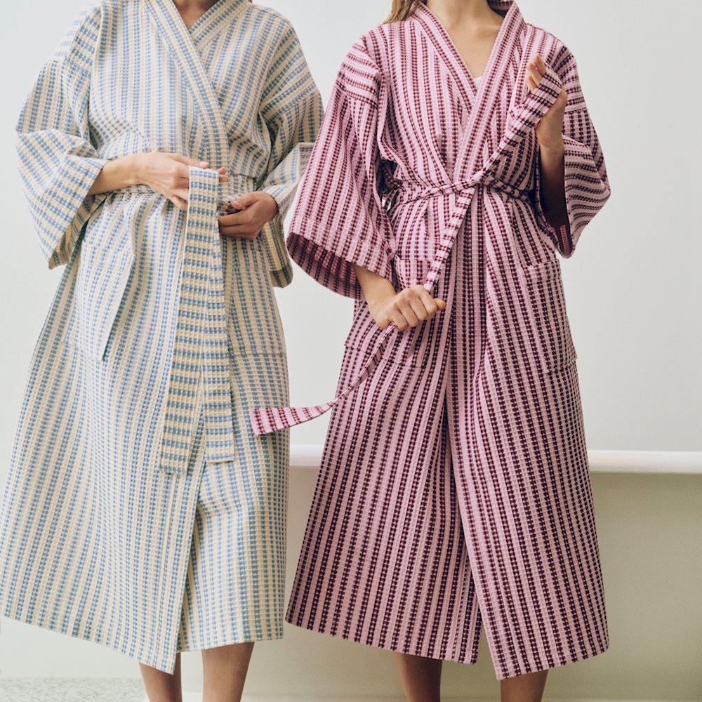 Bathrobe Waffle Stripe | cool pink