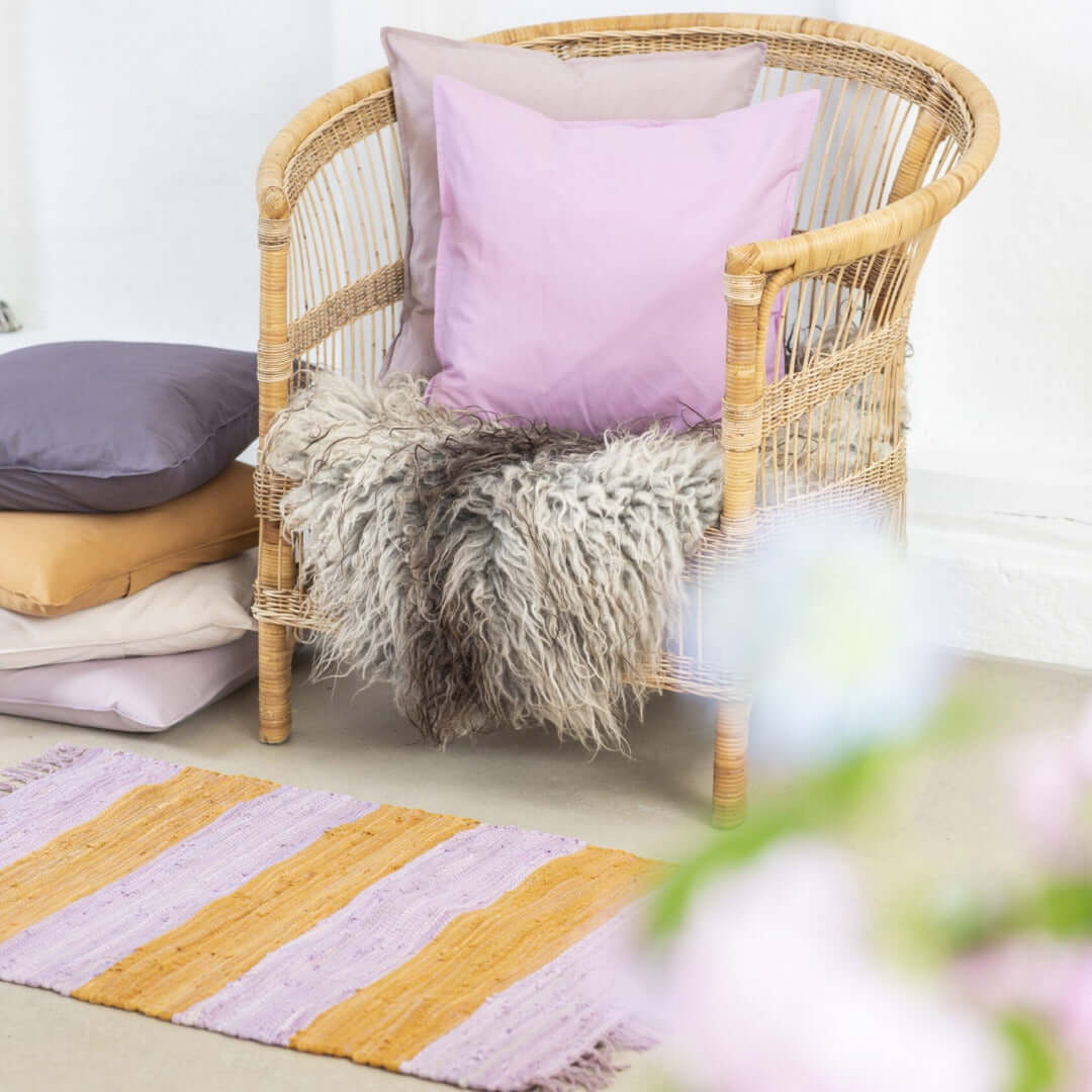 joyne.com | Handgewebter Teppich CHINDI | Lila mit gold von Bongusta