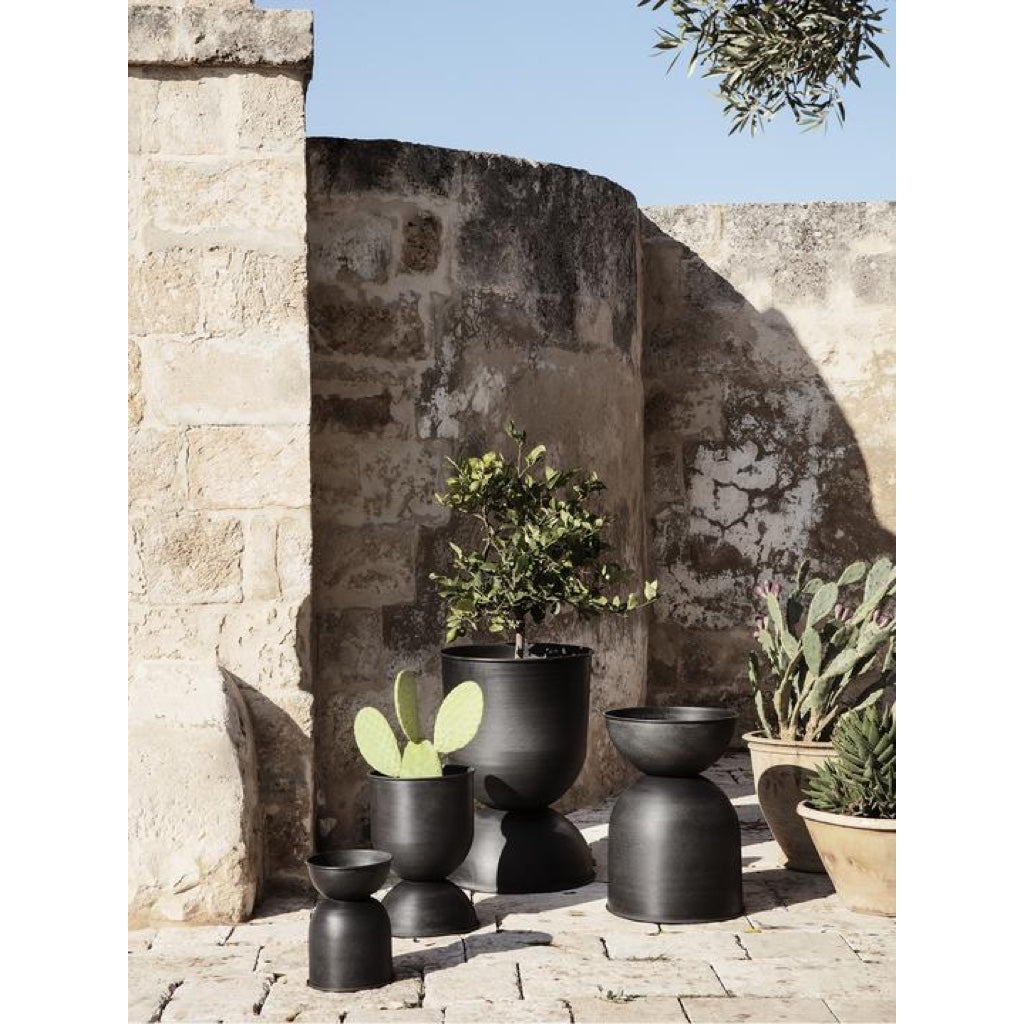 joyne.com | Übertopf Hourglass pot XS von Ferm Living