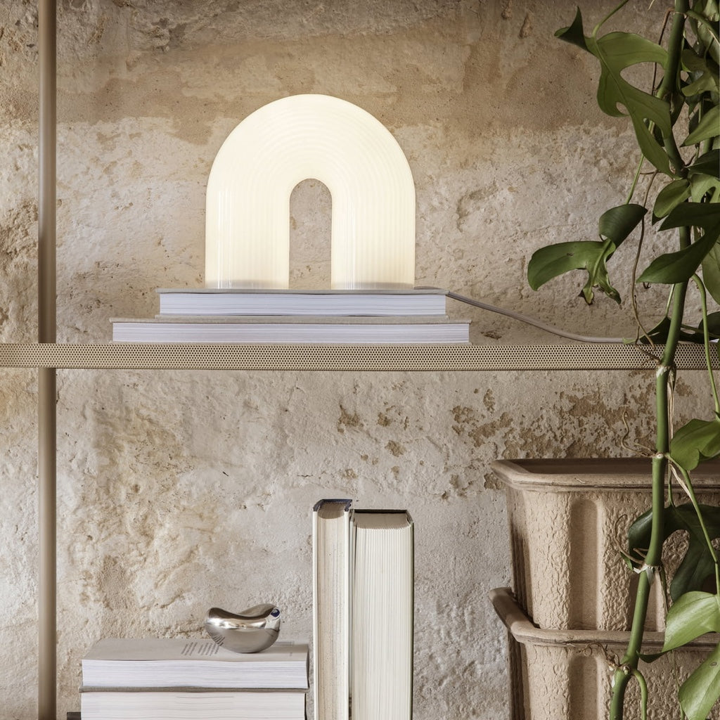 joyne.com | Tischleuchte Bogen | Vuelta von Ferm Living