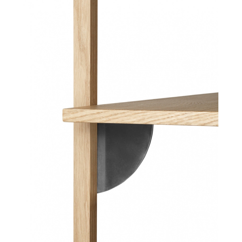joyne.com | Regal Sector T/N | Eiche und Messing von Ferm Living