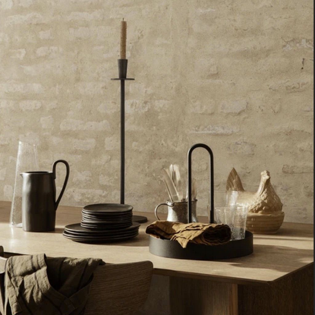 joyne.com | Tablett mit Tragegriff "Grib" | black von Ferm Living