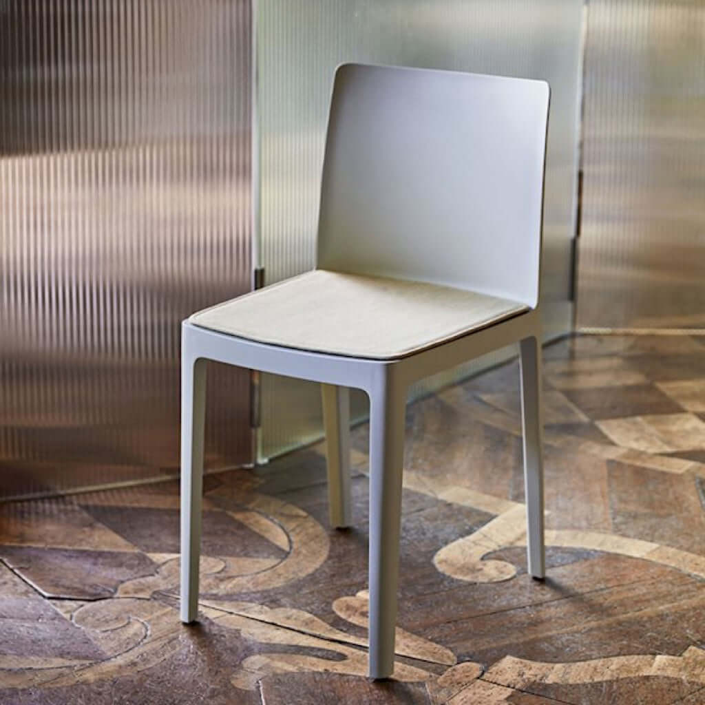 joyne.com | Élémentaire Chair smokey green von HAY
