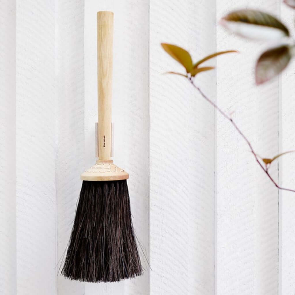 joyne.com | Handfeger für Garten und Terrasse | kurz von Iris Hantverk