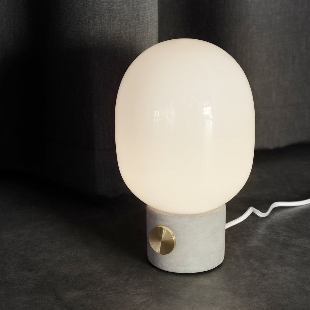 joyne.com | Tischlampe JWDA | Beton von Menu