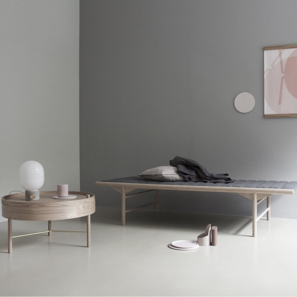 joyne.com | Tischlampe JWDA | Beton von Menu