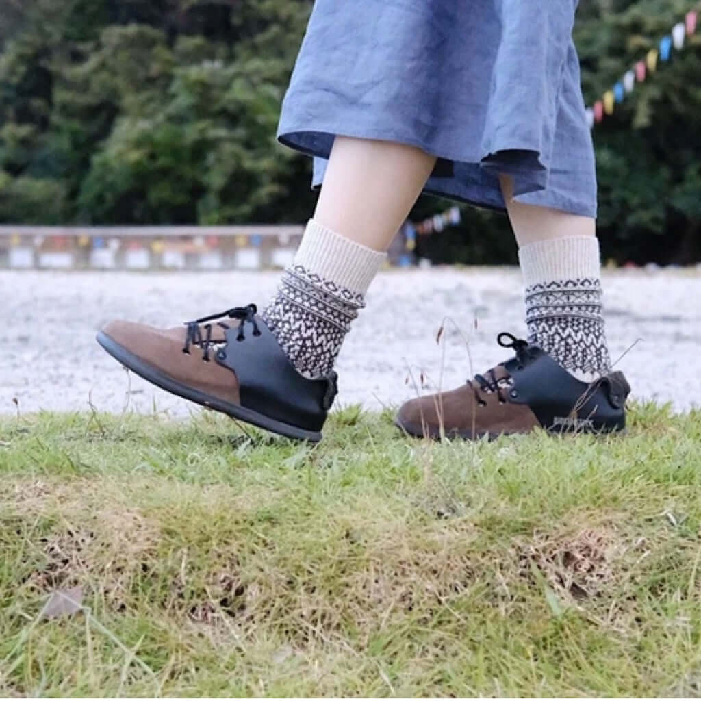 joyne.com | Woll Socken Jacquard Muster | navy & mustard von Nishiguchi Kutsushita