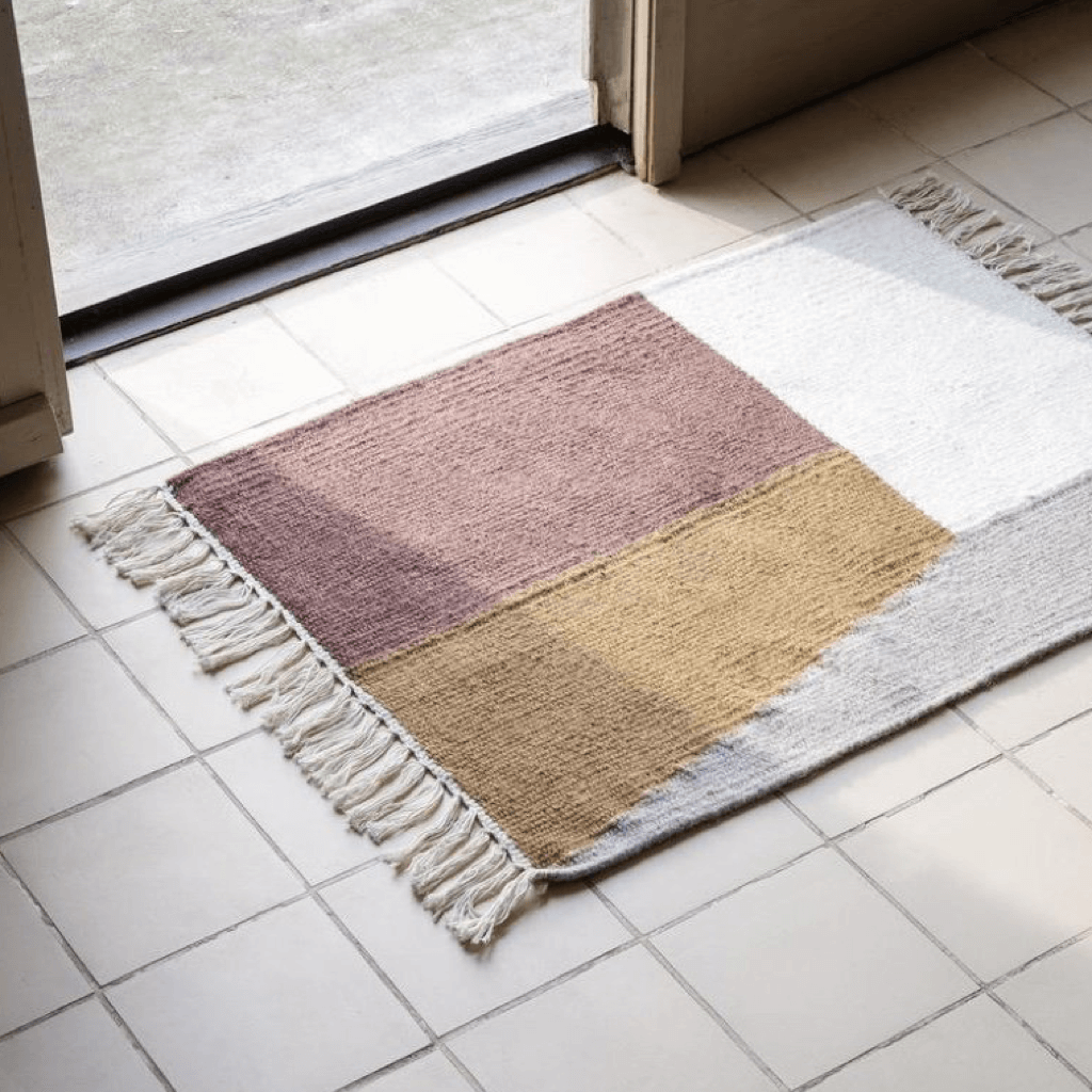 joyne.com | Kelim Teppich BORDERS | verschiedene Grössen von Ferm Living