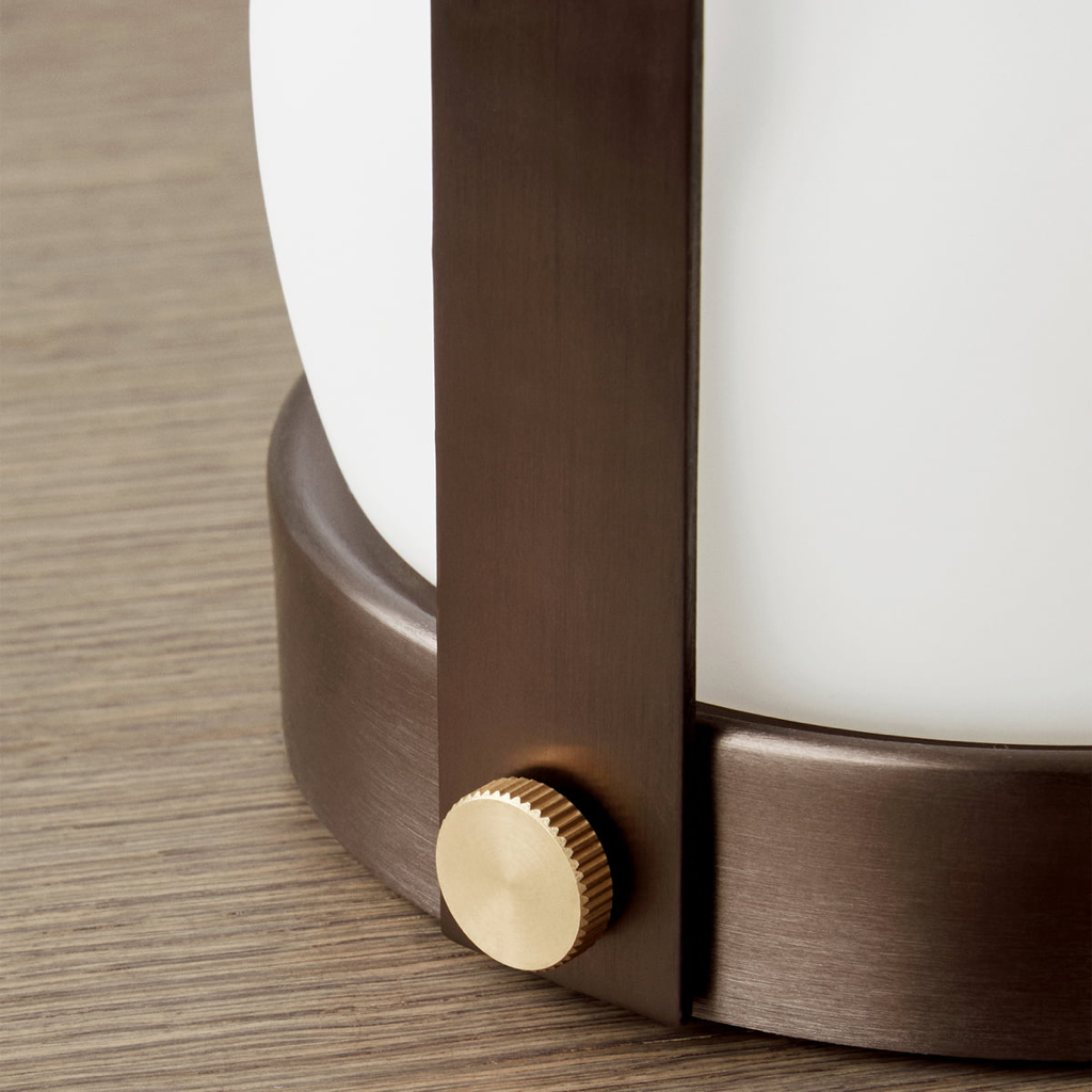 joyne.com | Tischlampe Carrie | bronzed brass von Menu