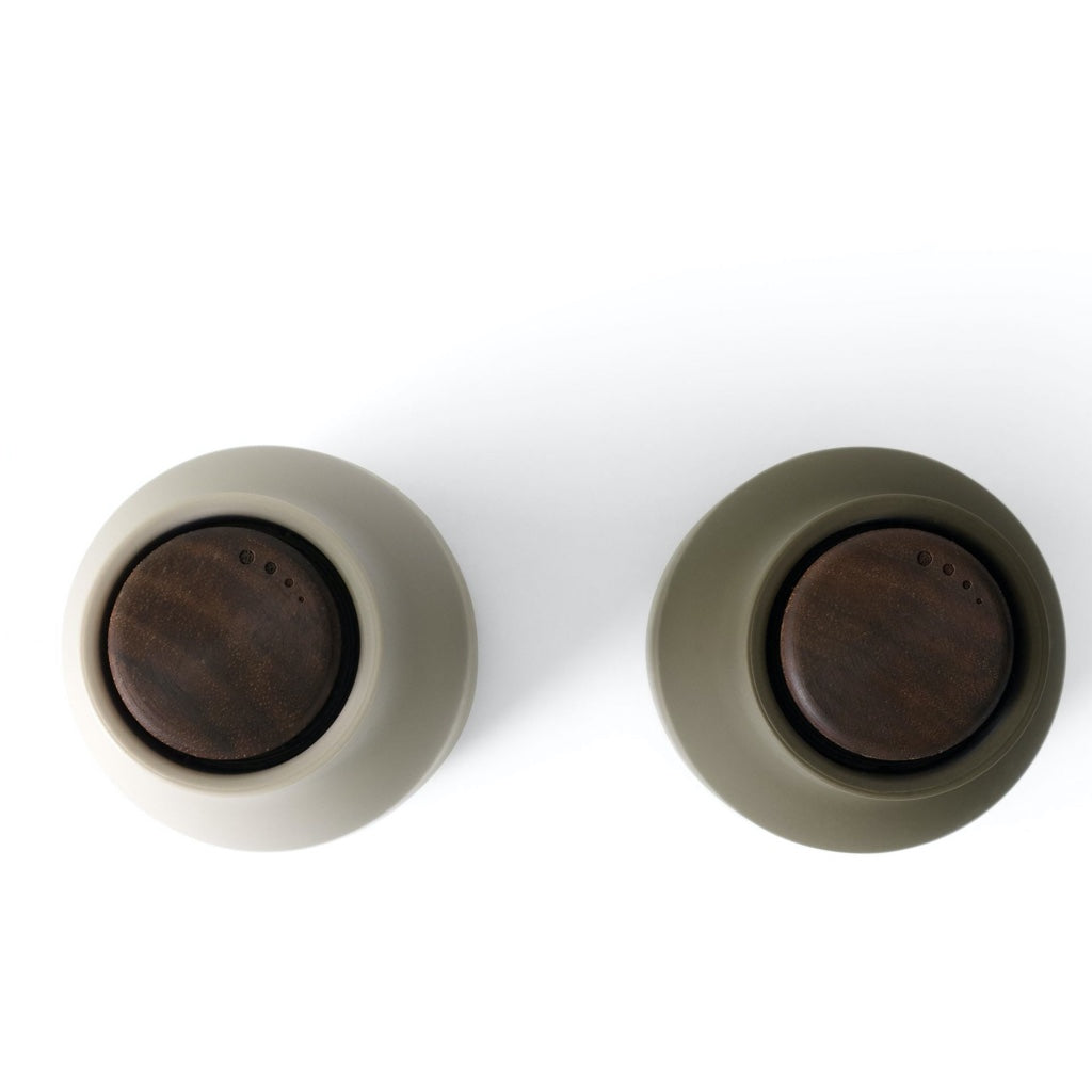 joyne.com | Salz- & Pfeffermühle | Hunting Green & Beige von Menu