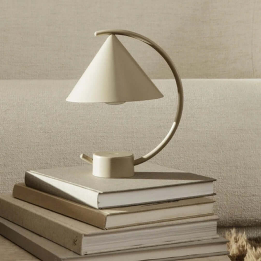 joyne.com | LED Lampe Meridian (wiederaufladbar) | cashmere von Ferm Living
