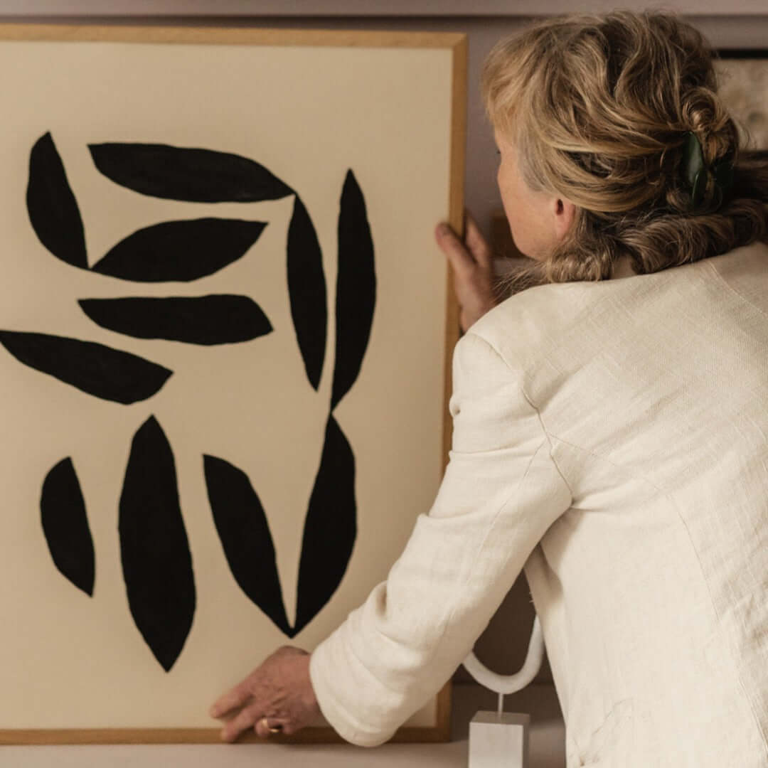 joyne.com | Gerahmter Kunstdruck "In the Fall" - Leise Dich Abrahamsen | 50x70cm von The Poster Club