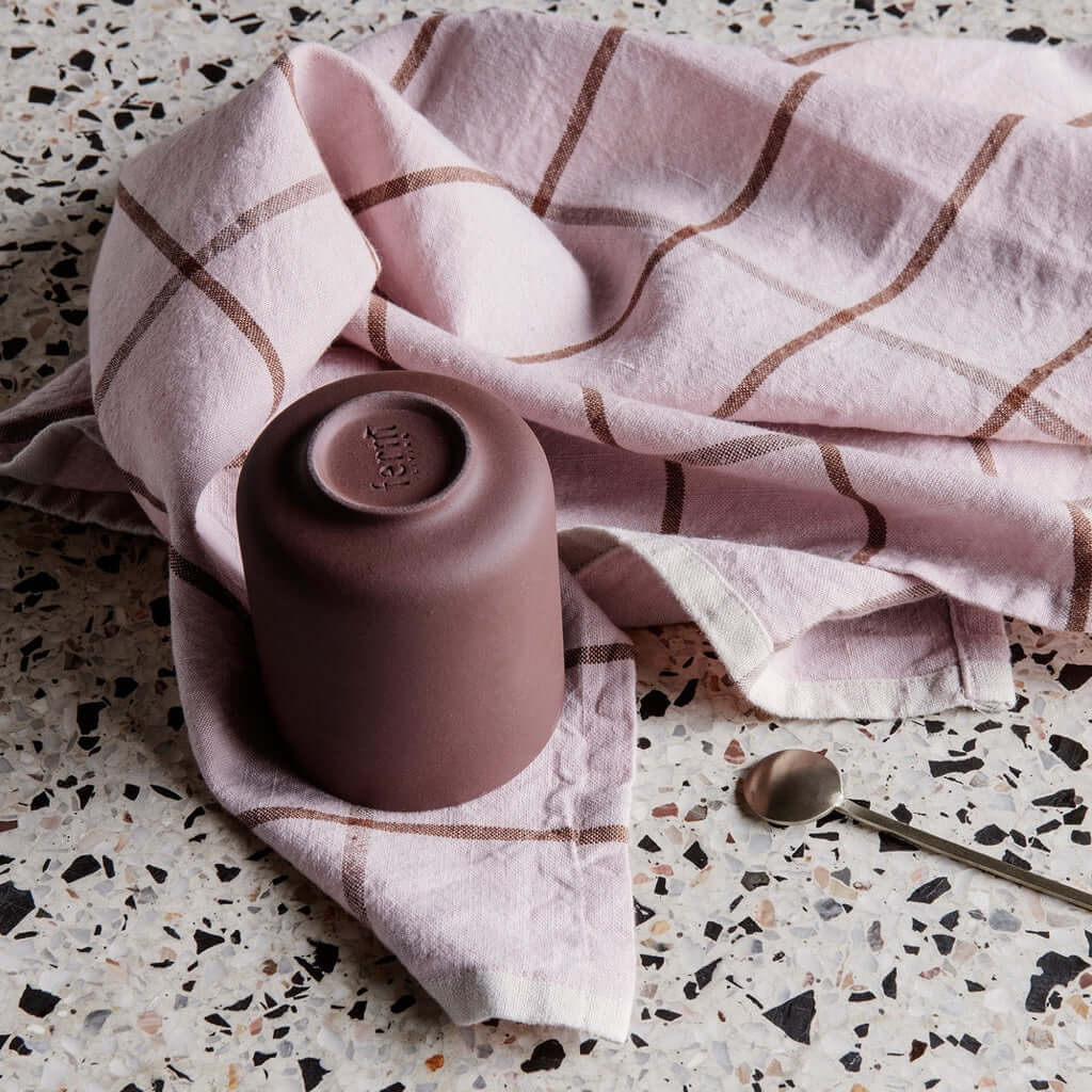 joyne.com | Hale Geschirrtuch | rose-rust von Ferm Living
