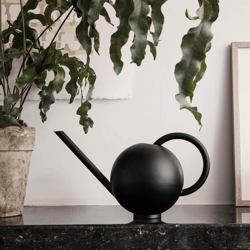 joyne.com | Giesskanne ORB | schwarz von Ferm Living
