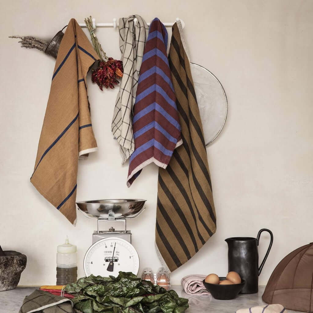 joyne.com | Hale Geschirrtuch | braun/schwarz von Ferm Living