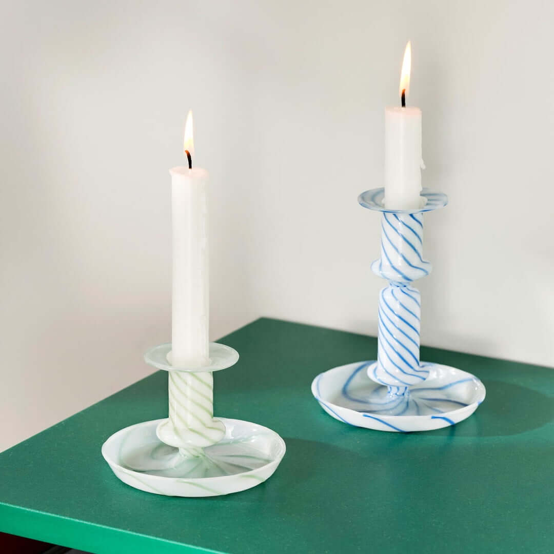 joyne.com | Kerzenständer Flare M | blue/white stripes von HAY