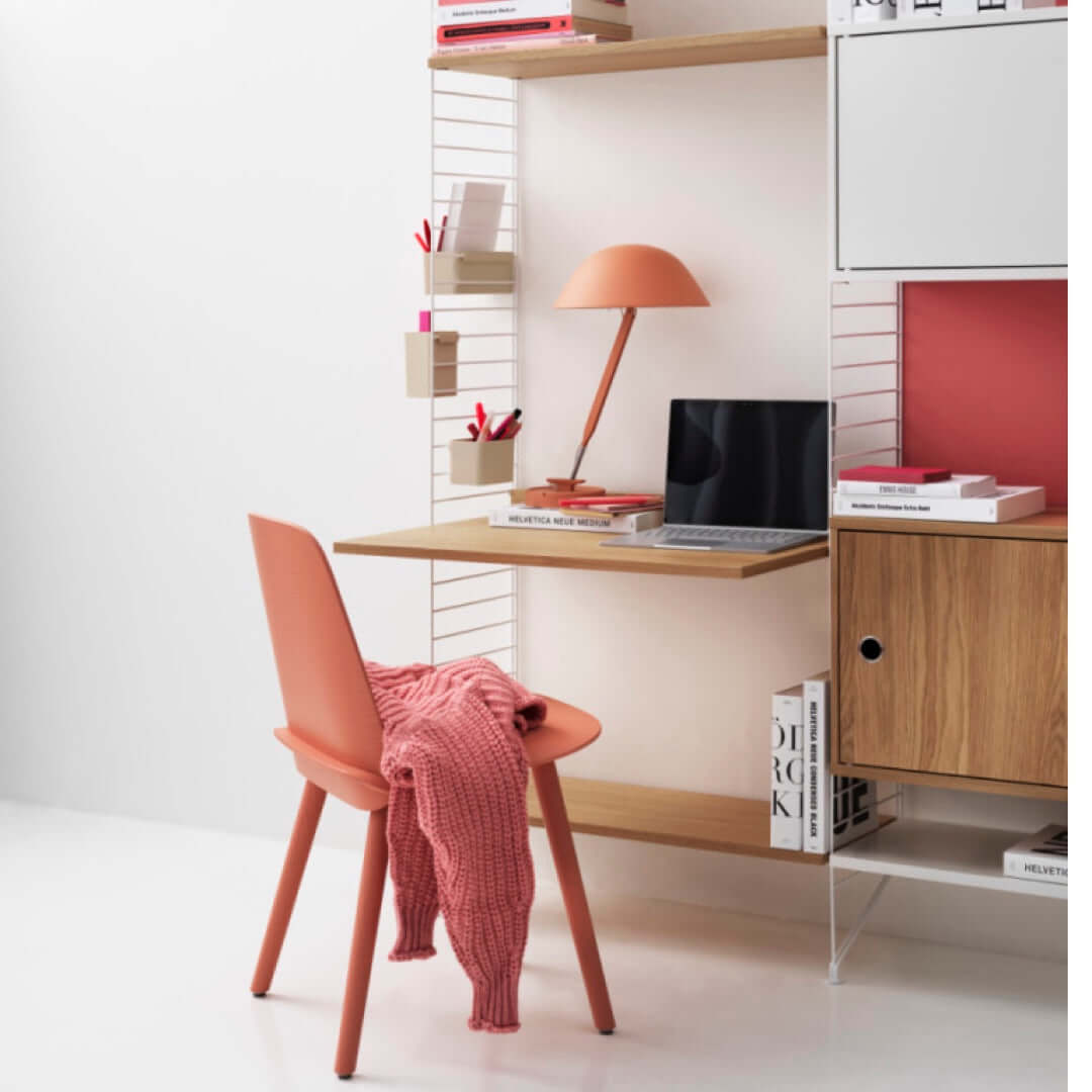 joyne.com | STRING Büro | Regal mit Tisch von String Furniture